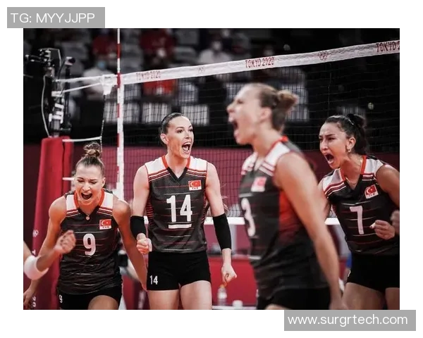 重庆排球队团队协作引发热议球迷对战术配合和默契度的不同看法